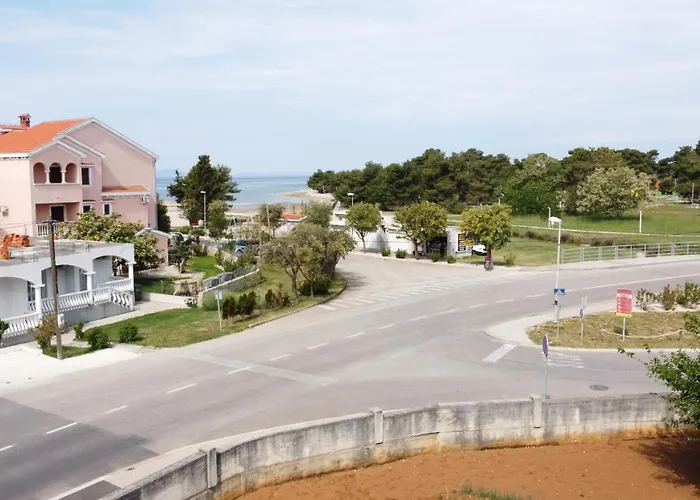 M & M, Schoene Nur 200m Vom * Zaton (Zadar)