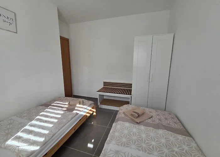 M & M, Schoene Nur 200m Vom * Zaton (Zadar)